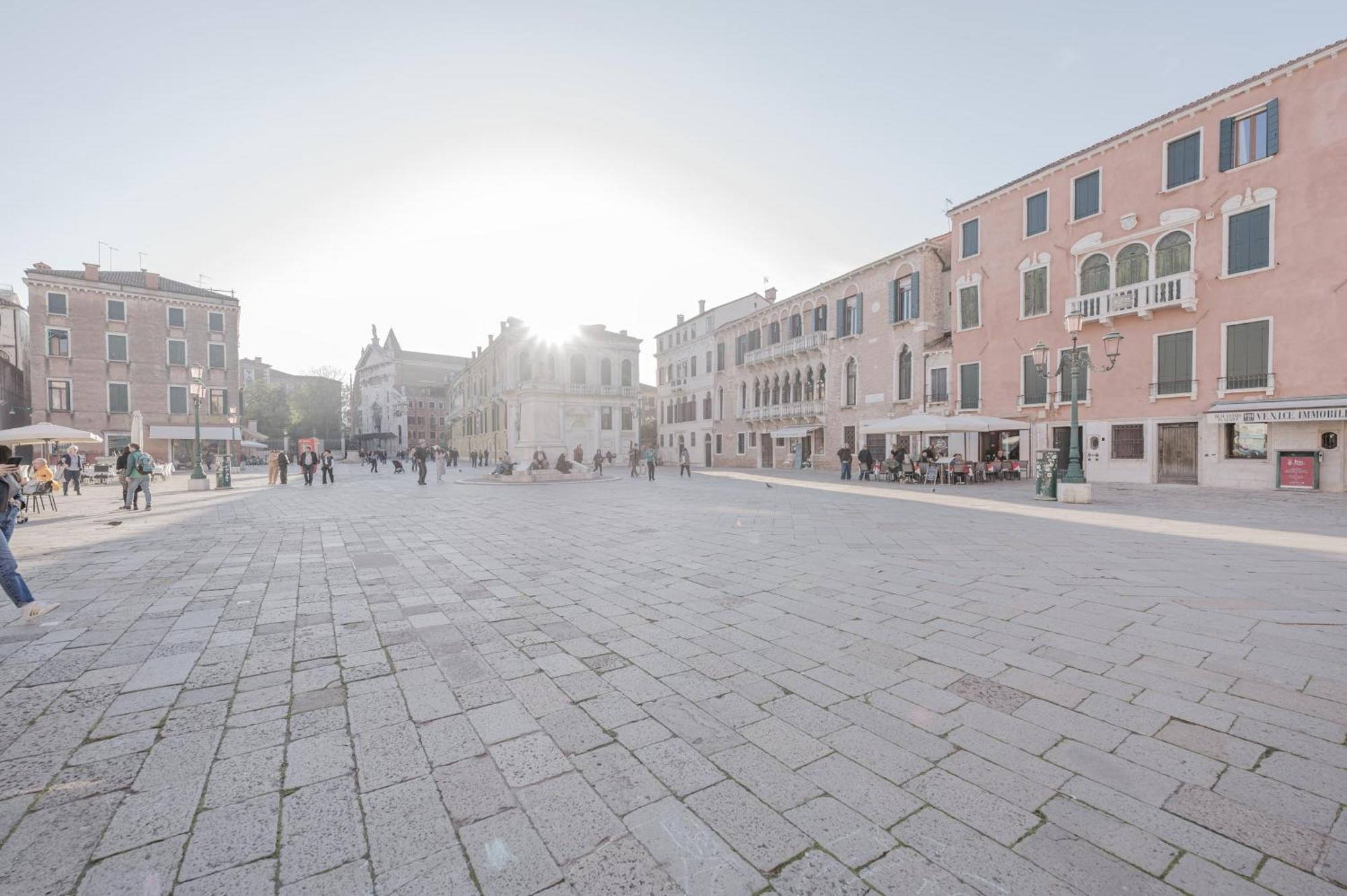 Santo Stefano Palace Apartment Venice
