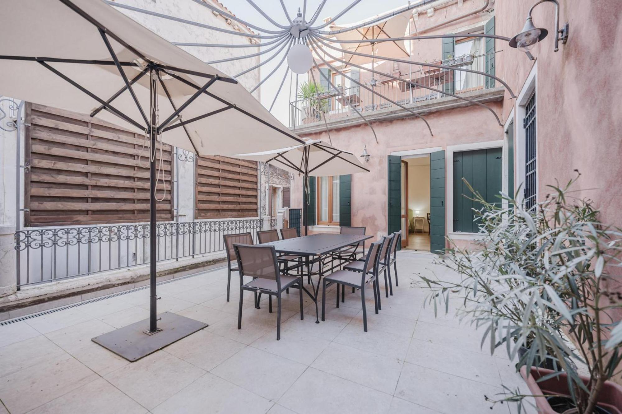 Santo Stefano Palace Apartment *