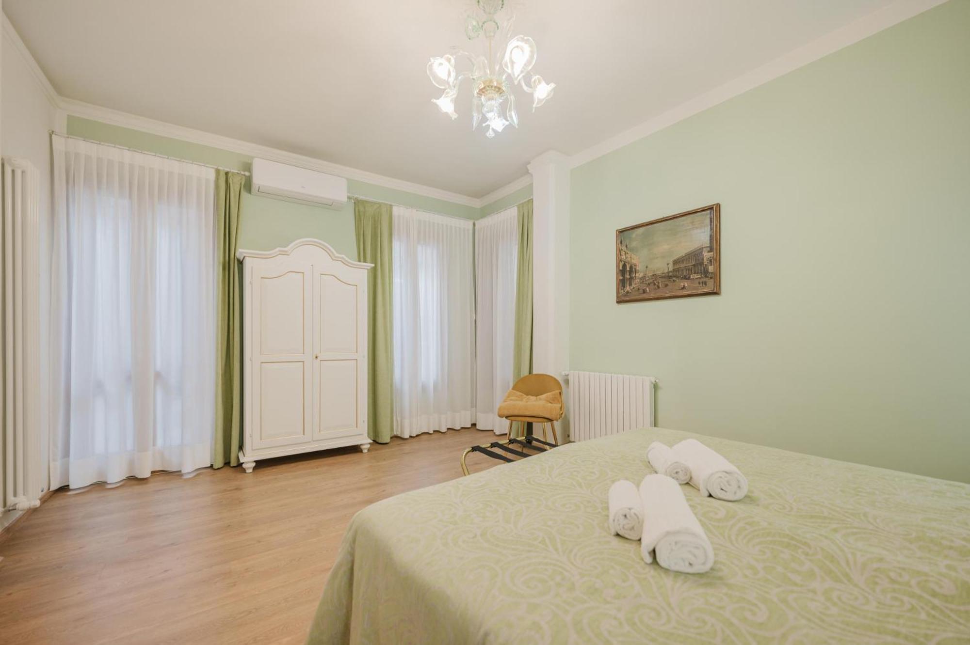 Apartment Santo Stefano Palace