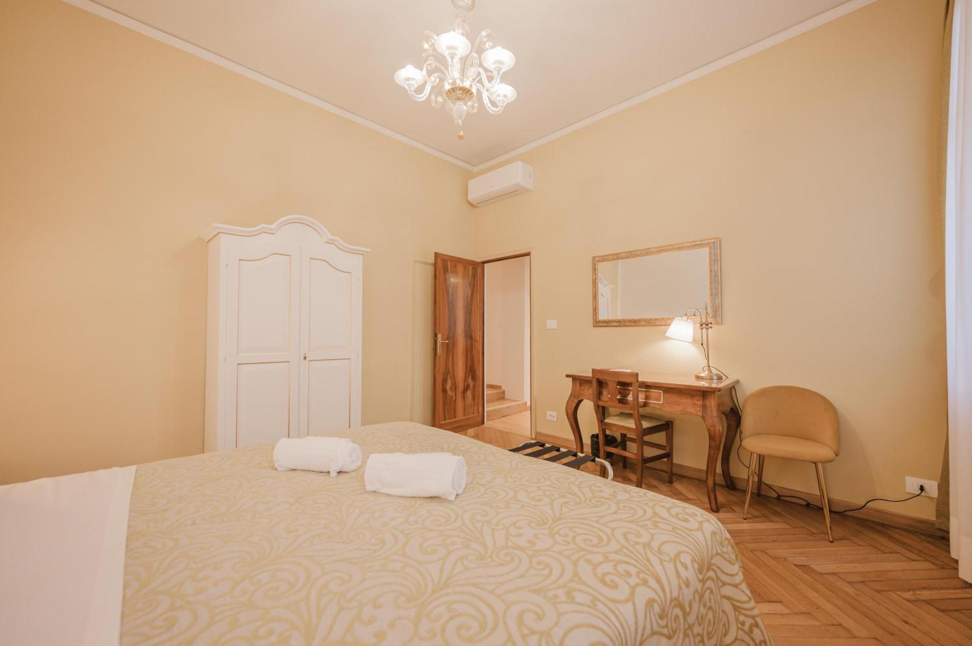 Apartment Santo Stefano Palace